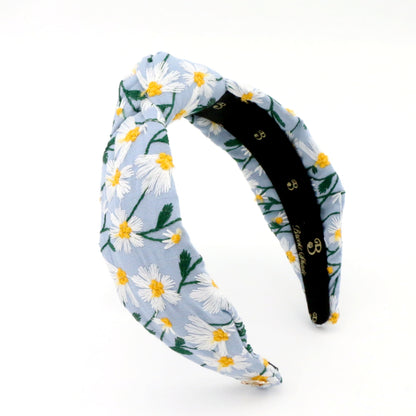 The Cloud Daisy Embroidery Topknot