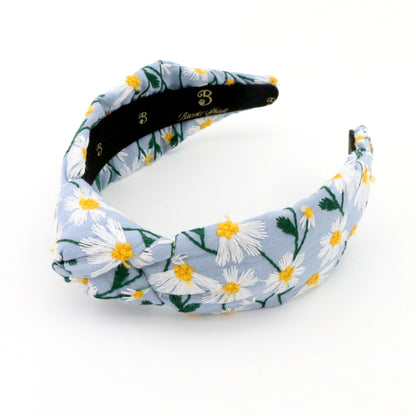 The Cloud Daisy Embroidery Topknot