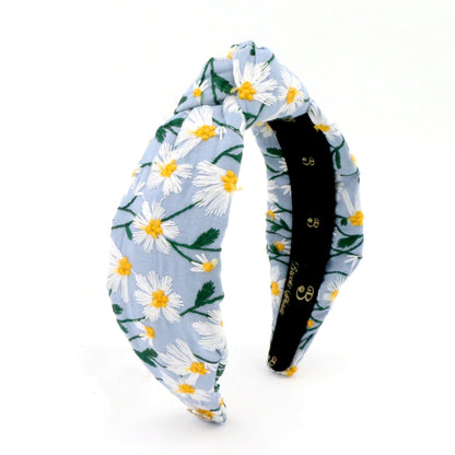 The Cloud Daisy Embroidery Topknot