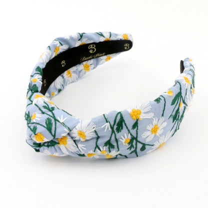 The Cloud Daisy Embroidery Topknot