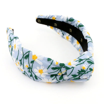 The Cloud Daisy Embroidery Topknot