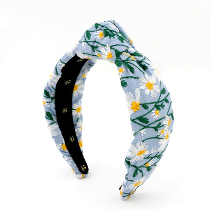 The Cloud Daisy Embroidery Topknot